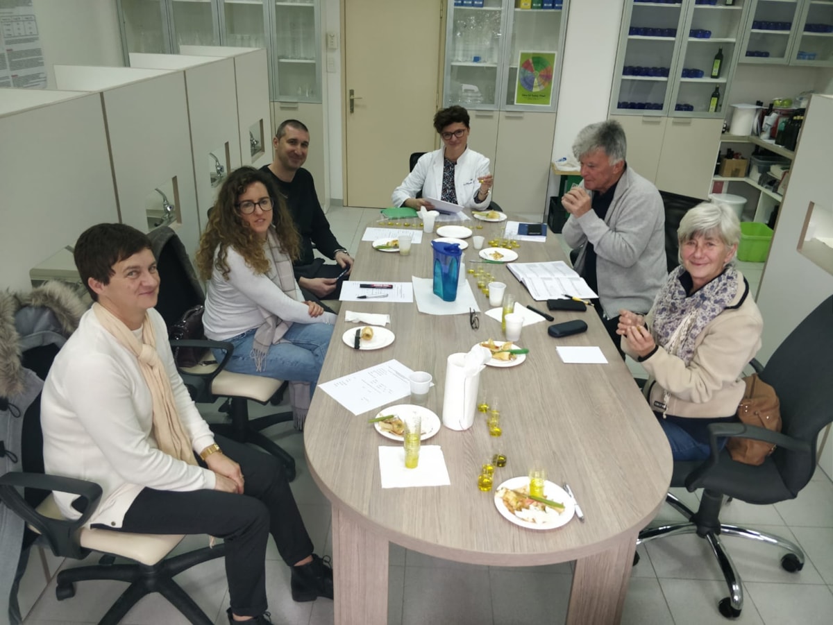 Seminar za senzorne analitičare  'Udruga maslinara Zlatna šoltanka'